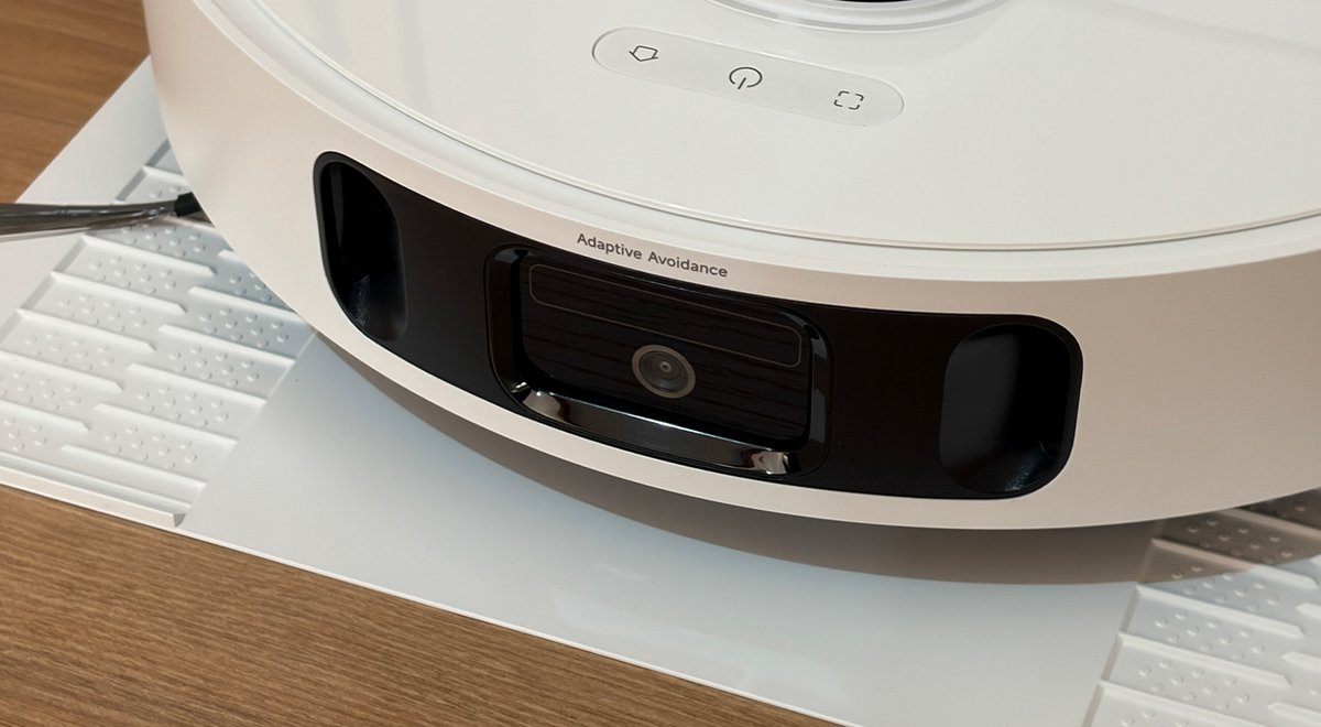 Le Mova E40 Ultra se dote d'une caméra à l'avant. ©Charles Gouin-Peyrot pour Clubic