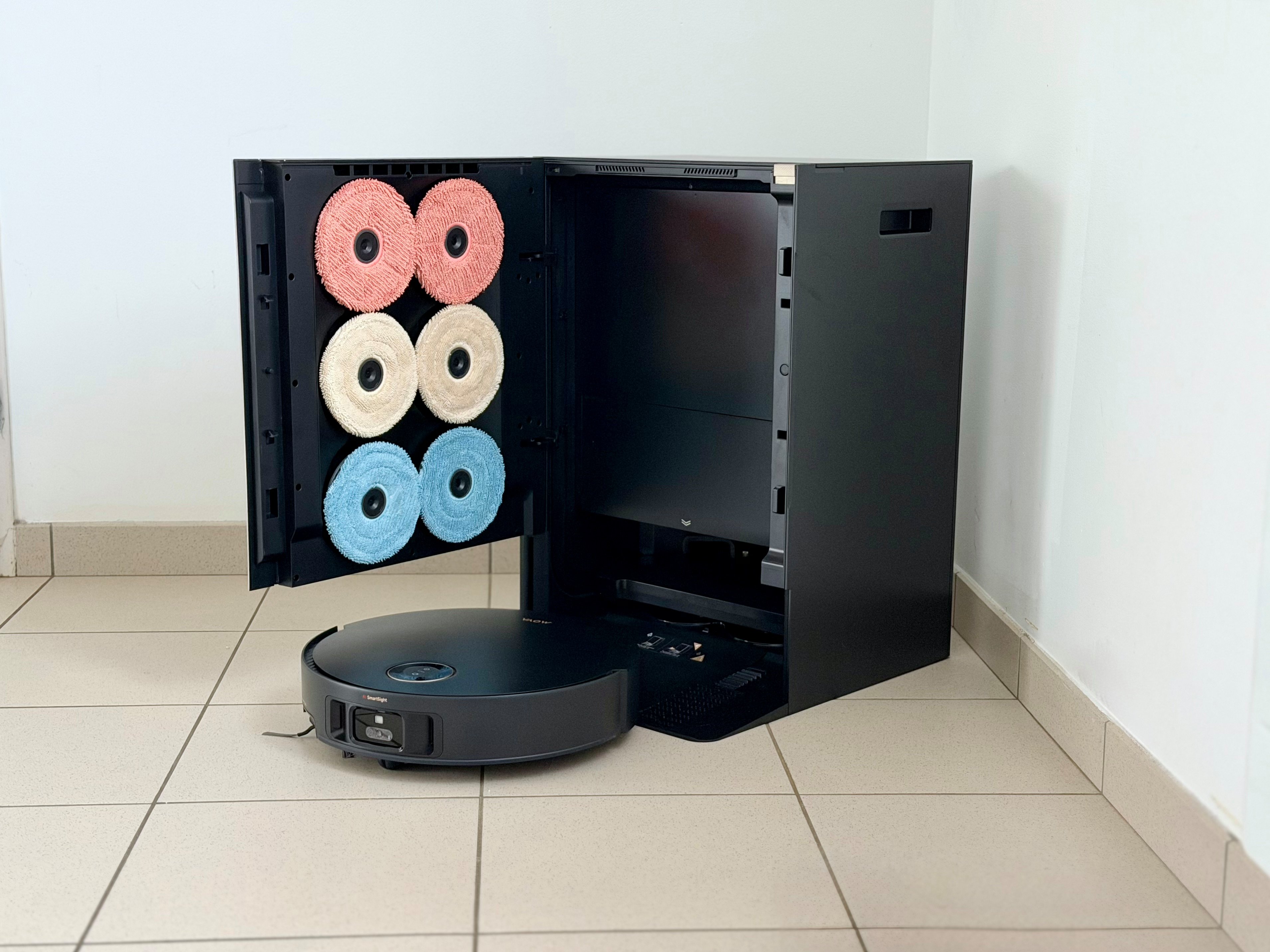 Le Mova Mobius 60, et ses trois jeux de serpillères ©Mathieu Grumiaux pour Clubic