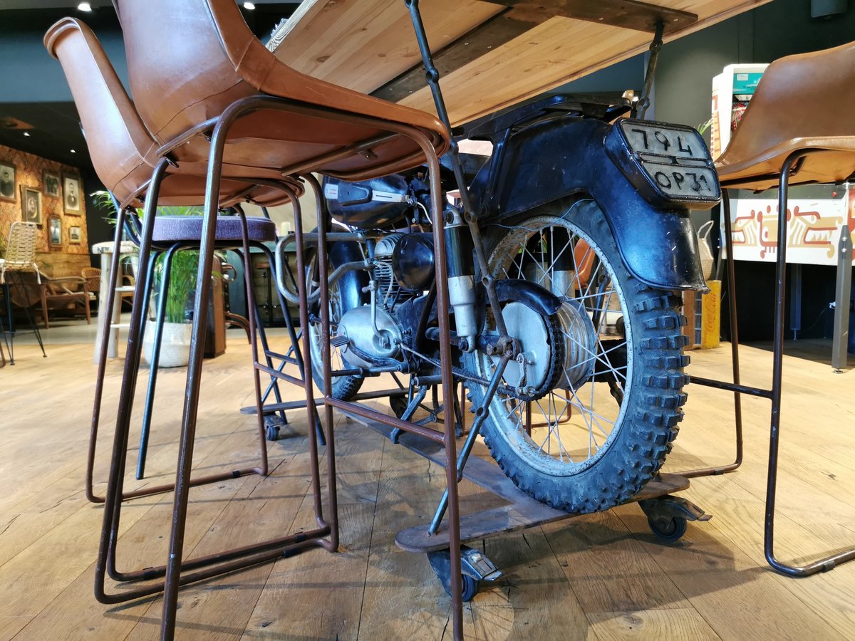 Cette moto est une table, donc elle n'est pas soumise au CT, mais ça aurait pu ! © Alexandre Boero pour Clubic