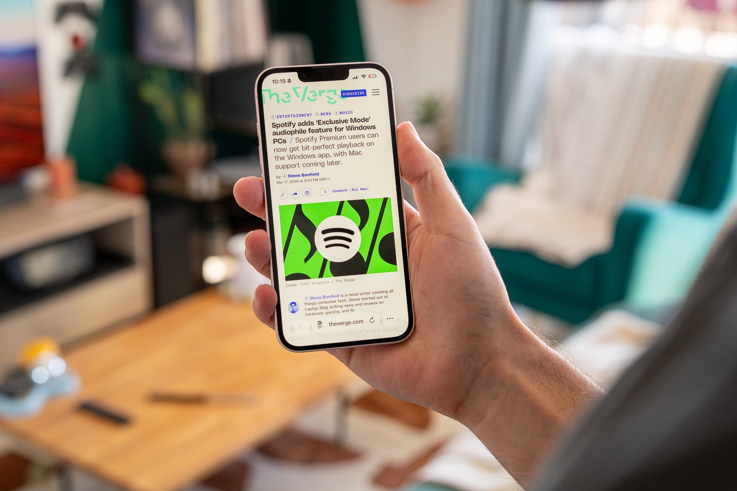 L'iPhone 17e vu de face. ©Pierre Crochart pour Clubic