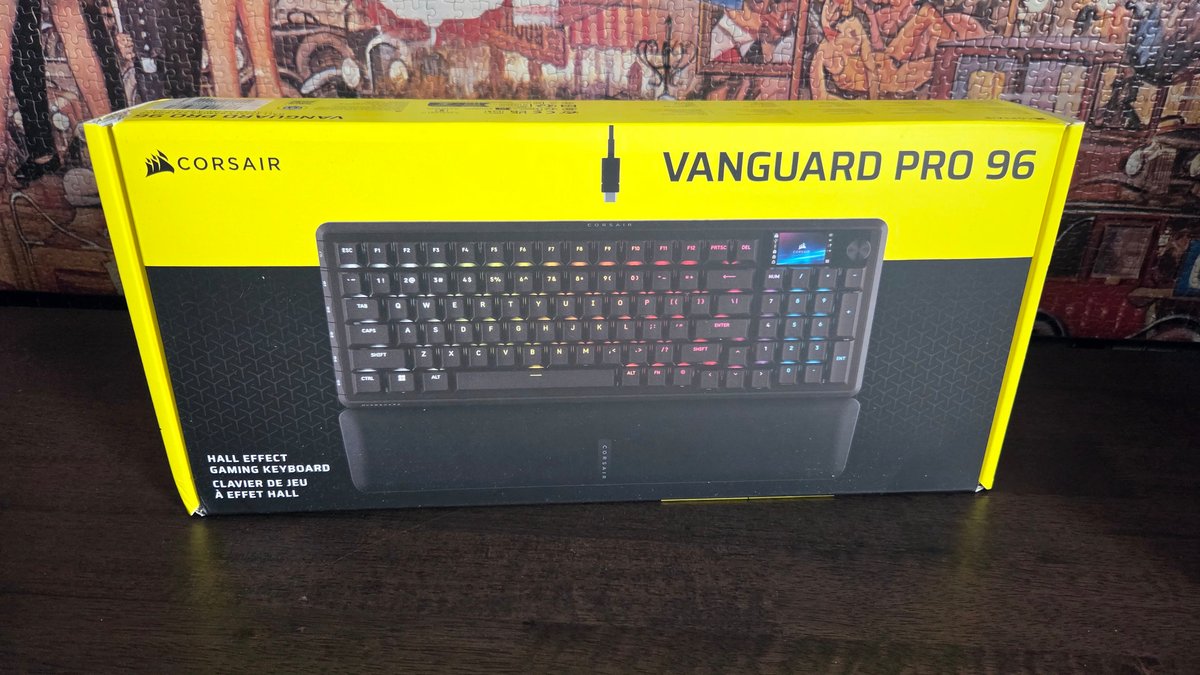 L'inévitable boîte jaune et noire de Corsair. ©Nerces pour Clubic