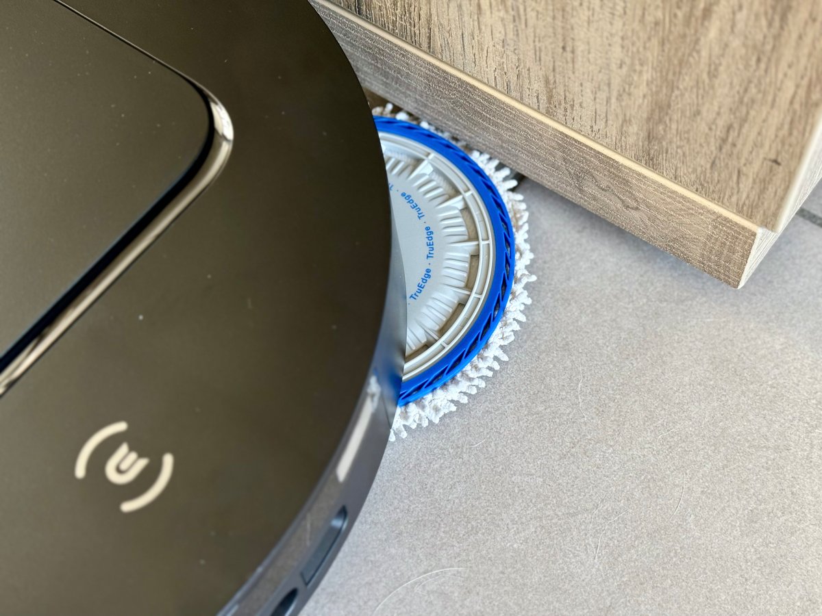La serpillère extensible de l'Ecovacs Deebot T50 Pro OMNI © Mathieu Grumiaux pour Clubic
