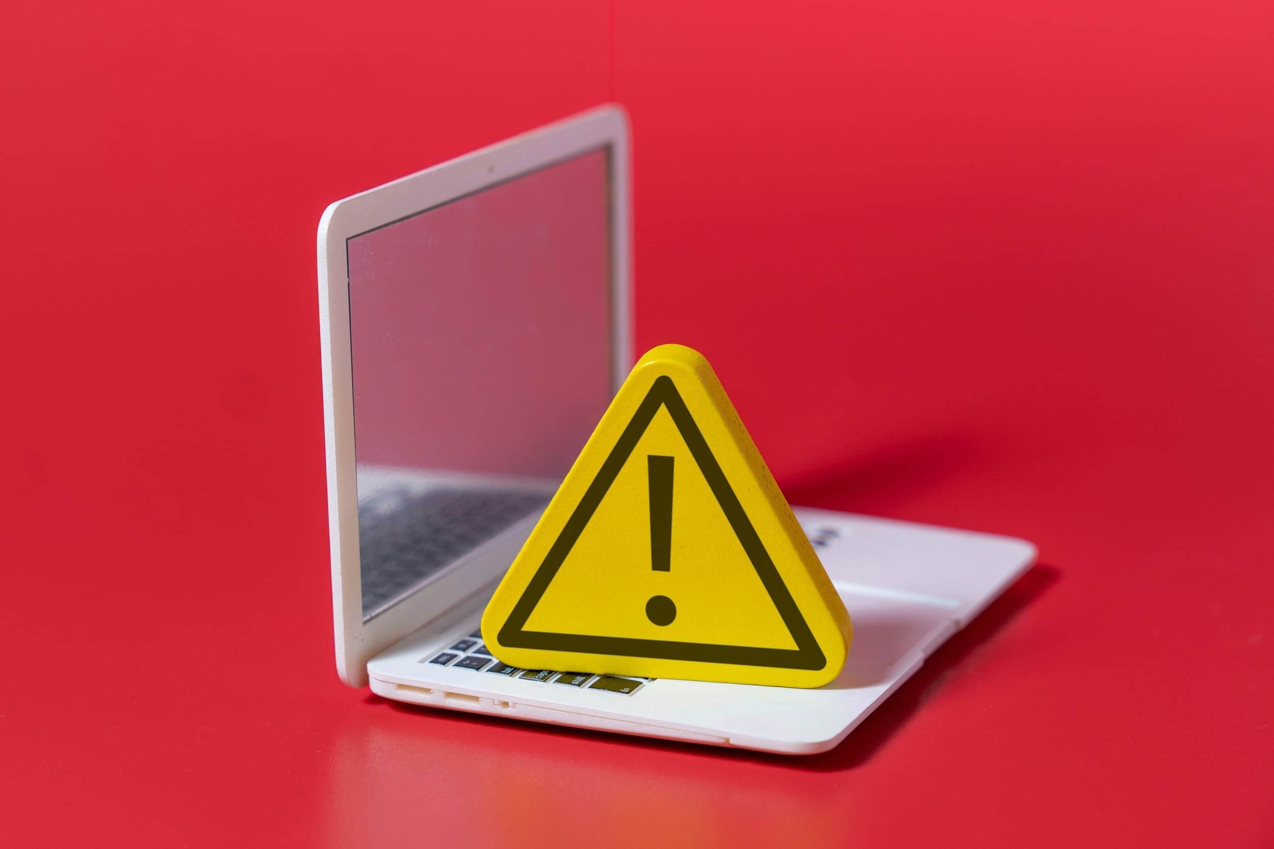 Le rapport de l'ANSSI sur les cybermenaces qui touchent les smartphones est inquiétant, même si le tableau n'est pas totalement sombre. © izzuanroslan / Shutterstock