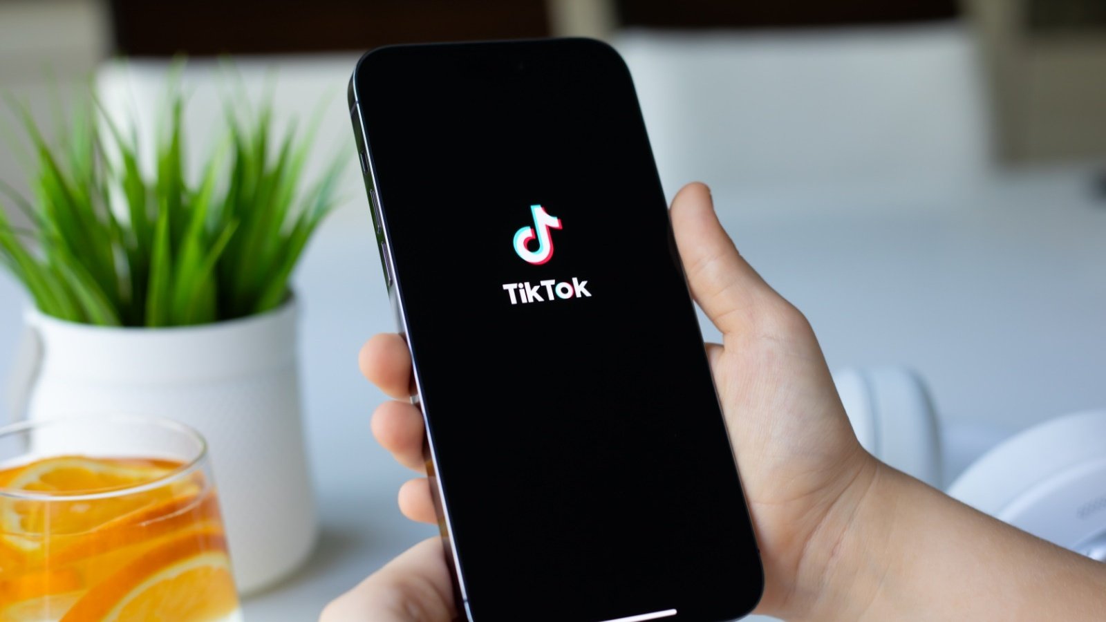 Le mode restreint de TikTok ne protégeait pas les enfants comme annoncé, selon un juge texan - ©DenPhotos / Shutterstock