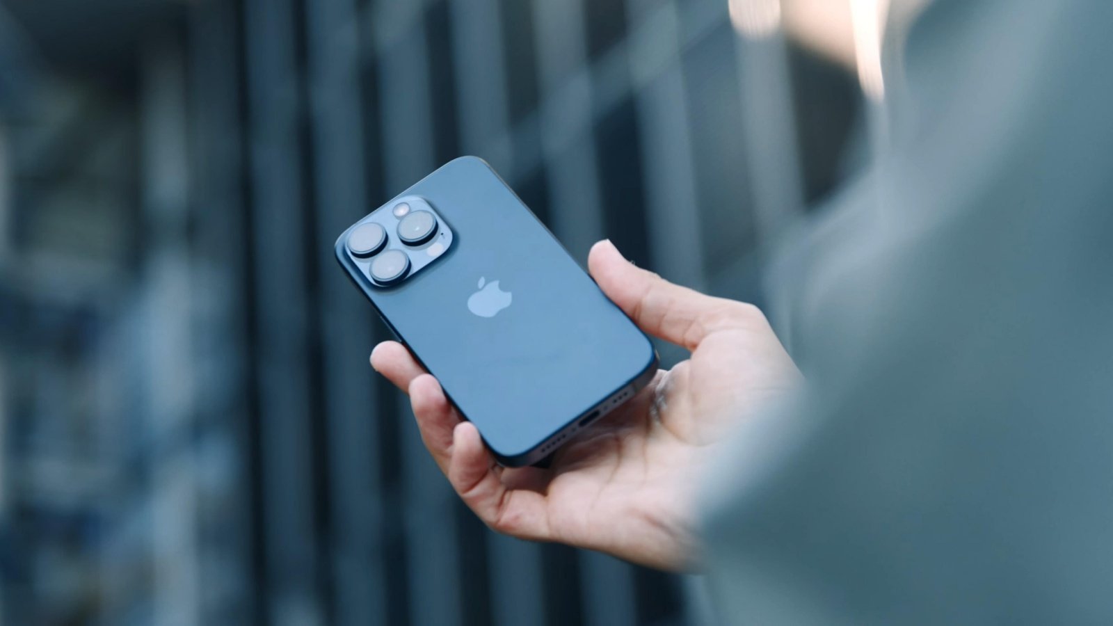 96,4 % des propriétaires d'iPhone prévoient d'en racheter un au prochain renouvellement - ©Gabo_Arts / Shutterstock