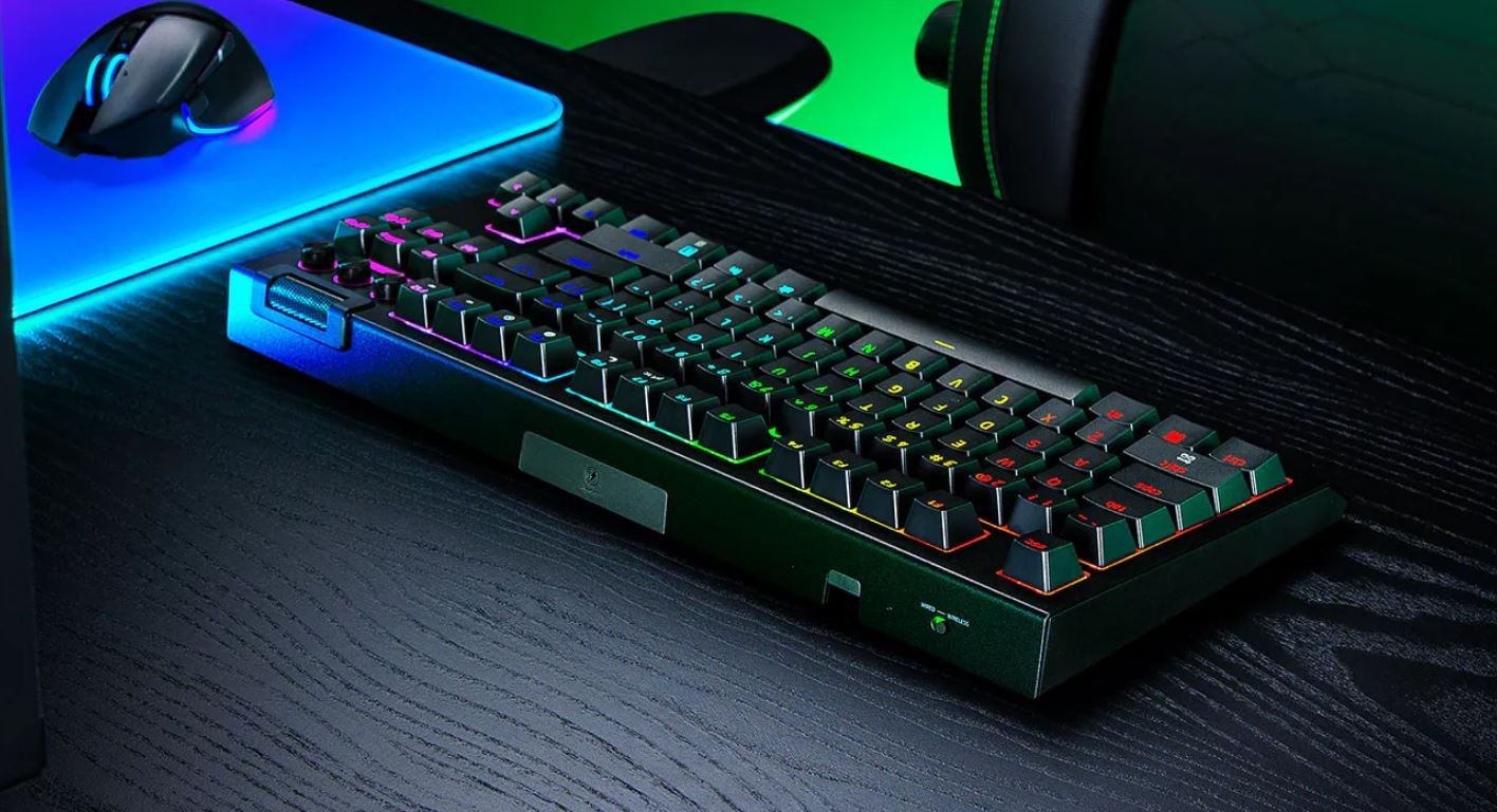 Razer lance un nouveau clavier BlackWidow V4 Tenkeyless HyperSpeed. ©Razer