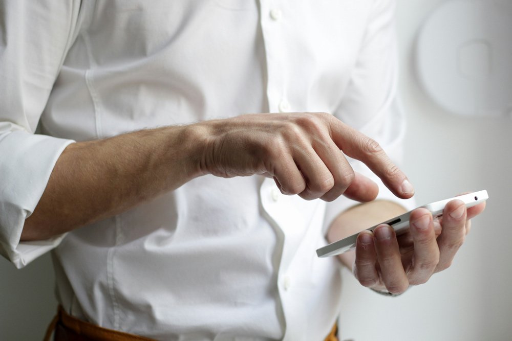 Certains climatiseurs, connectés, vous envoient les alertes d'entretien directement sur smartphone © Unsplash