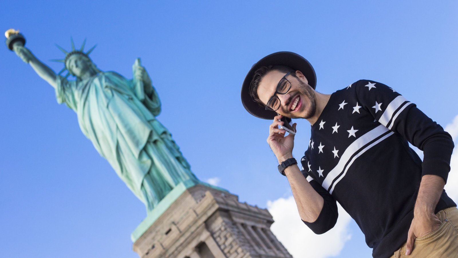 Traduire, réserver, payer ou se guider… aux États-Unis, avoir internet sur son smartphone est indispensable - © Shutterstock