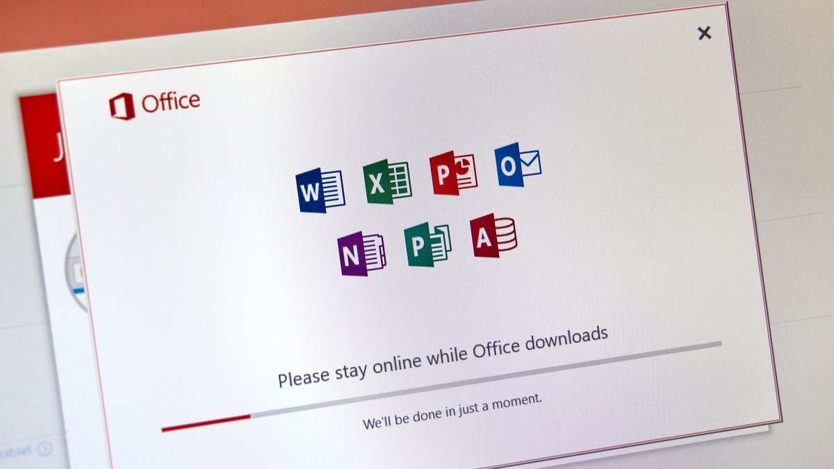 Certaines versions de Microsoft Office sont touchées par une faille de sécurité pouvant permettre l'usurpation d'identité - © dennizn / Shutterstock