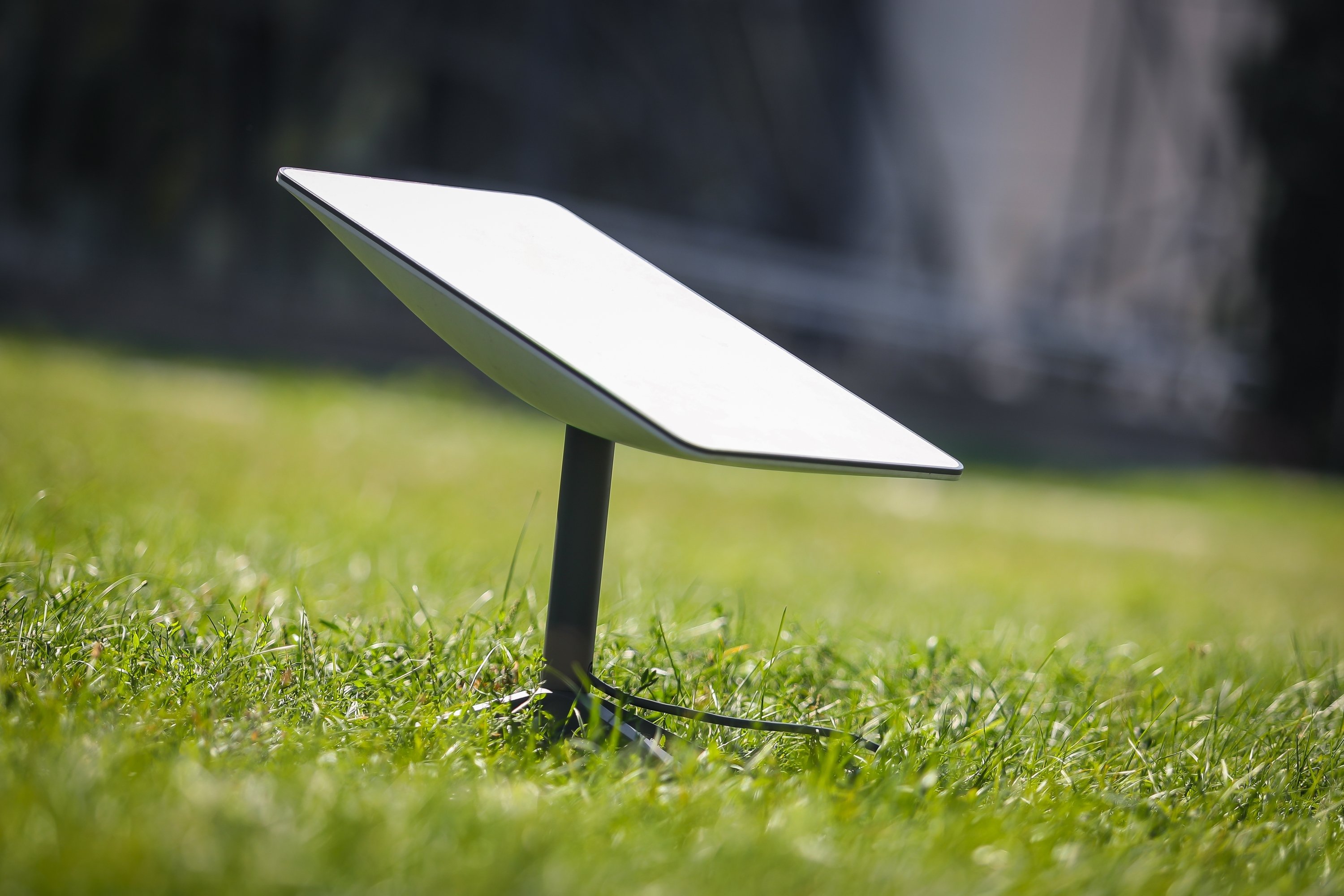 Une antenne Starlink, à Poltava, en Ukraine - © Oleh Dubyna / Shutterstock