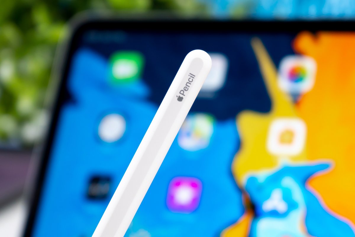 L'Apple Pencil 2 est plus petit et plus pratique © Daniel Korpai / Unsplash