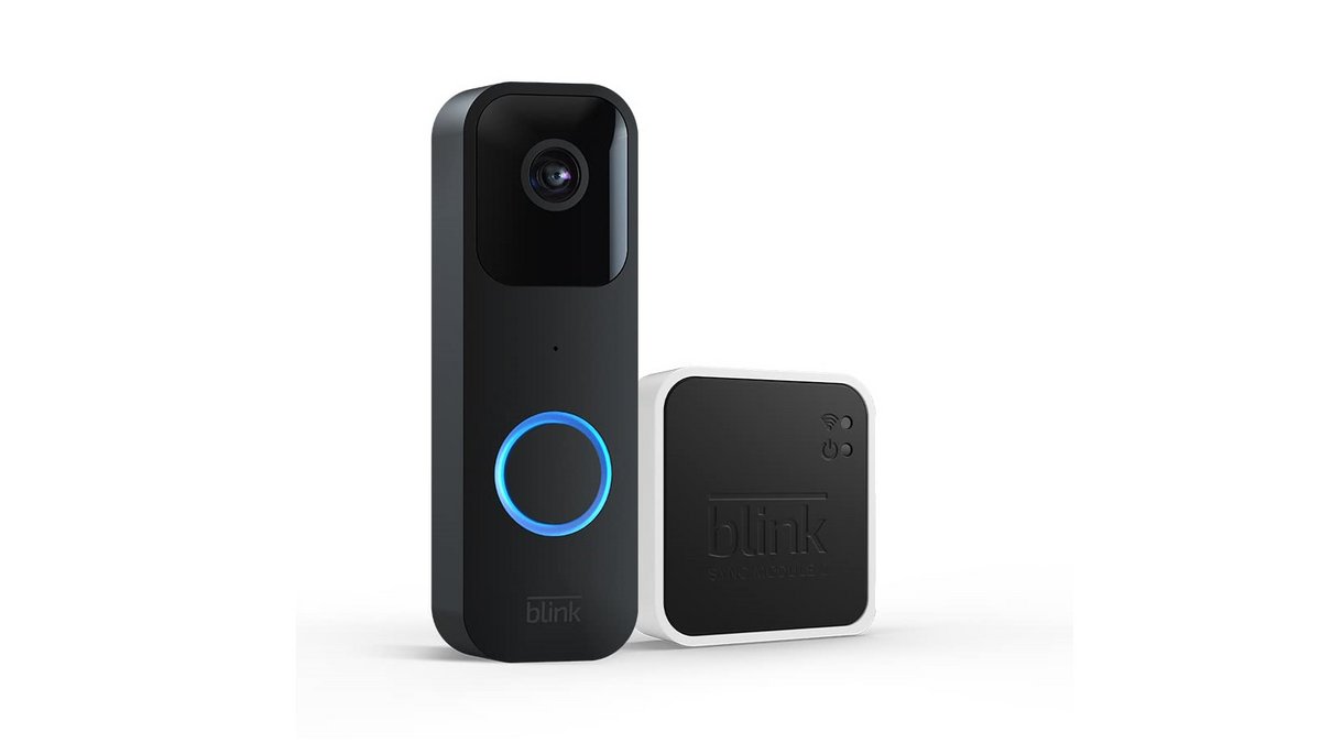 La sonnette connectée Blink Video Doorbell et le module Sync 2. ©️ Amazon