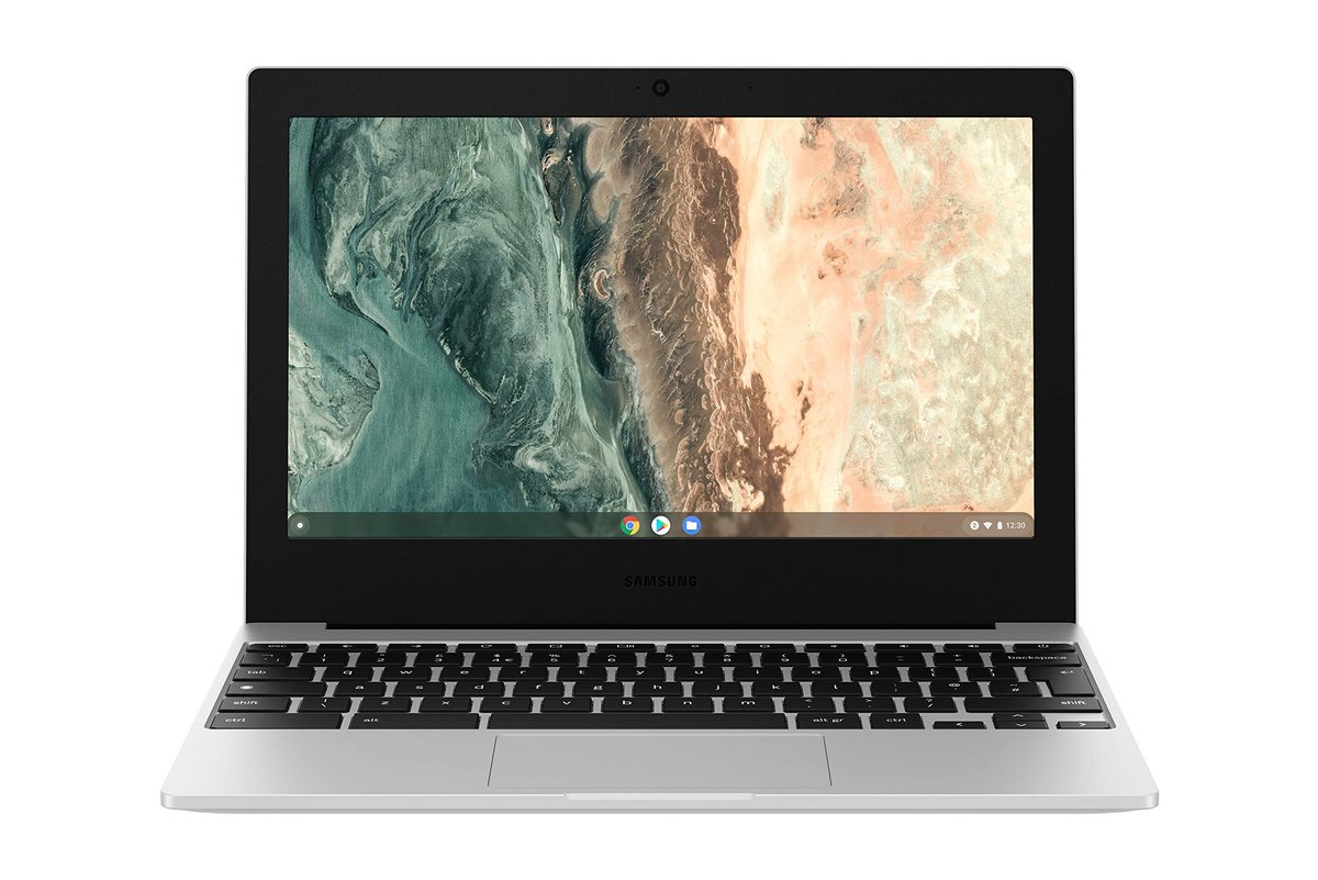Le Samsung Galaxy Chromebook Go n'attend que d'être glissé dans votre sac.