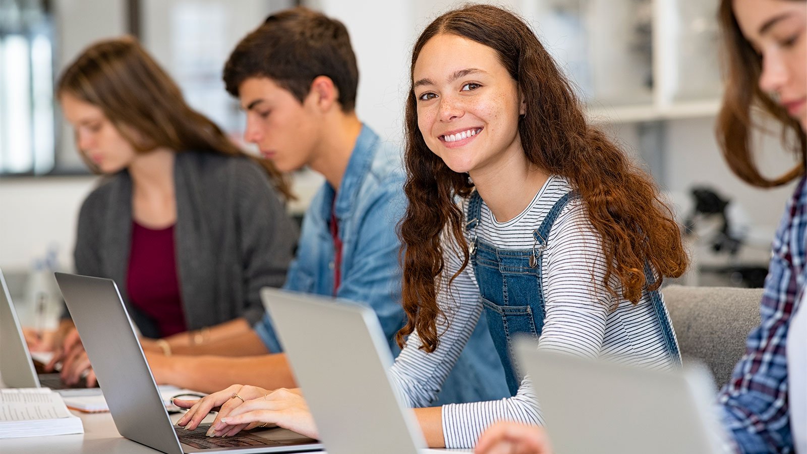 Norton 360 Deluxe équipe aussi bien vos ordinateurs sous macOS que Windows.