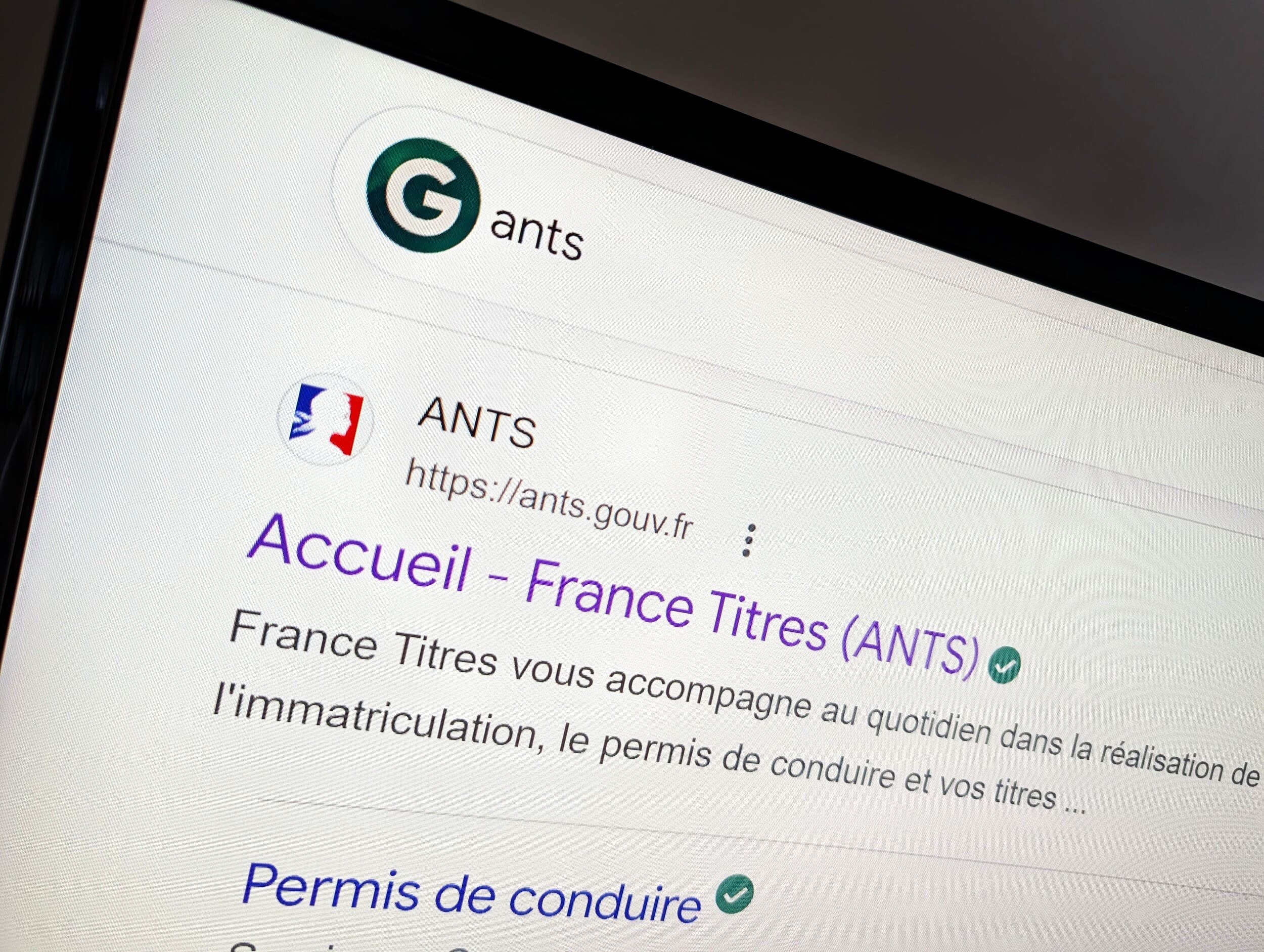 Après le piratage de l'ANTS, le gouvernement essaie de soigner sa communication. © Alexandre Boero / Clubic