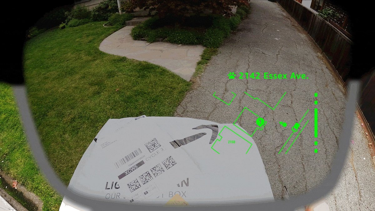 Le système s'active automatiquement une fois le véhicule garé et guide le chauffeur pas à pas, de l'intérieur de sa camionnette jusqu'à la porte du client. © Amazon