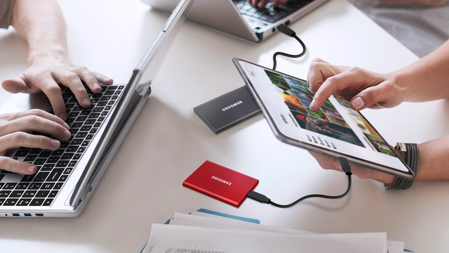 Samsung T7 lifestyle