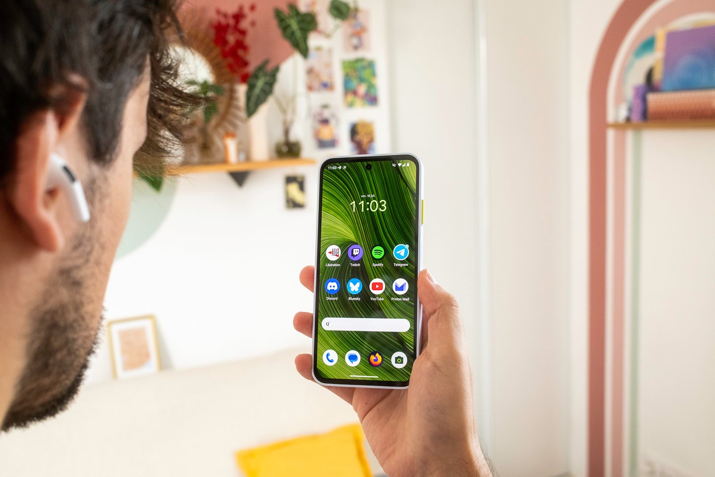  Le Fairphone 6, pour illustration © Pierre Crochart pour Clubic.com