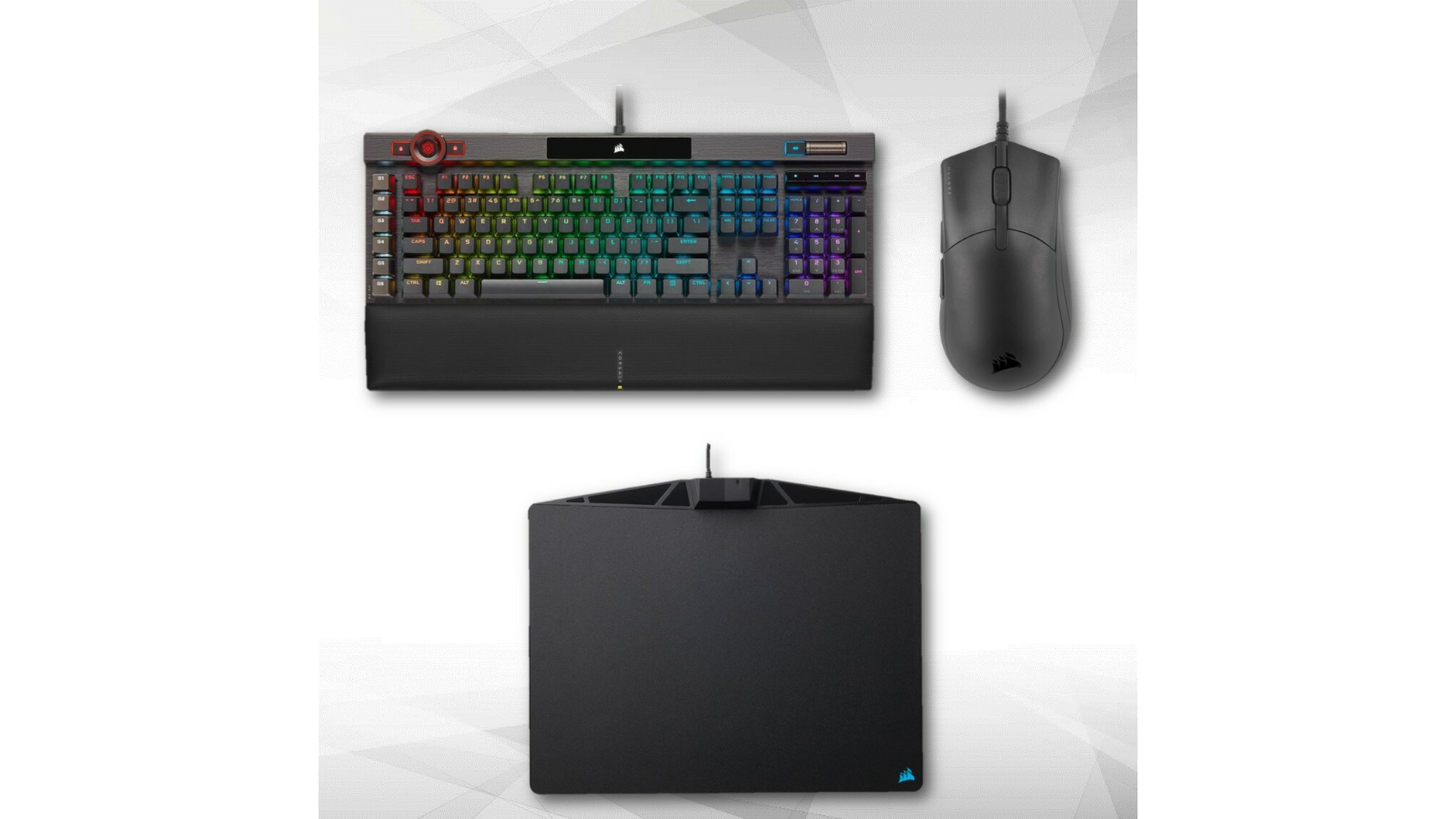 Clavier mécanique, souris filaire et tapis de souris RGB par Corsair pour rhabiller votre setup gaming.