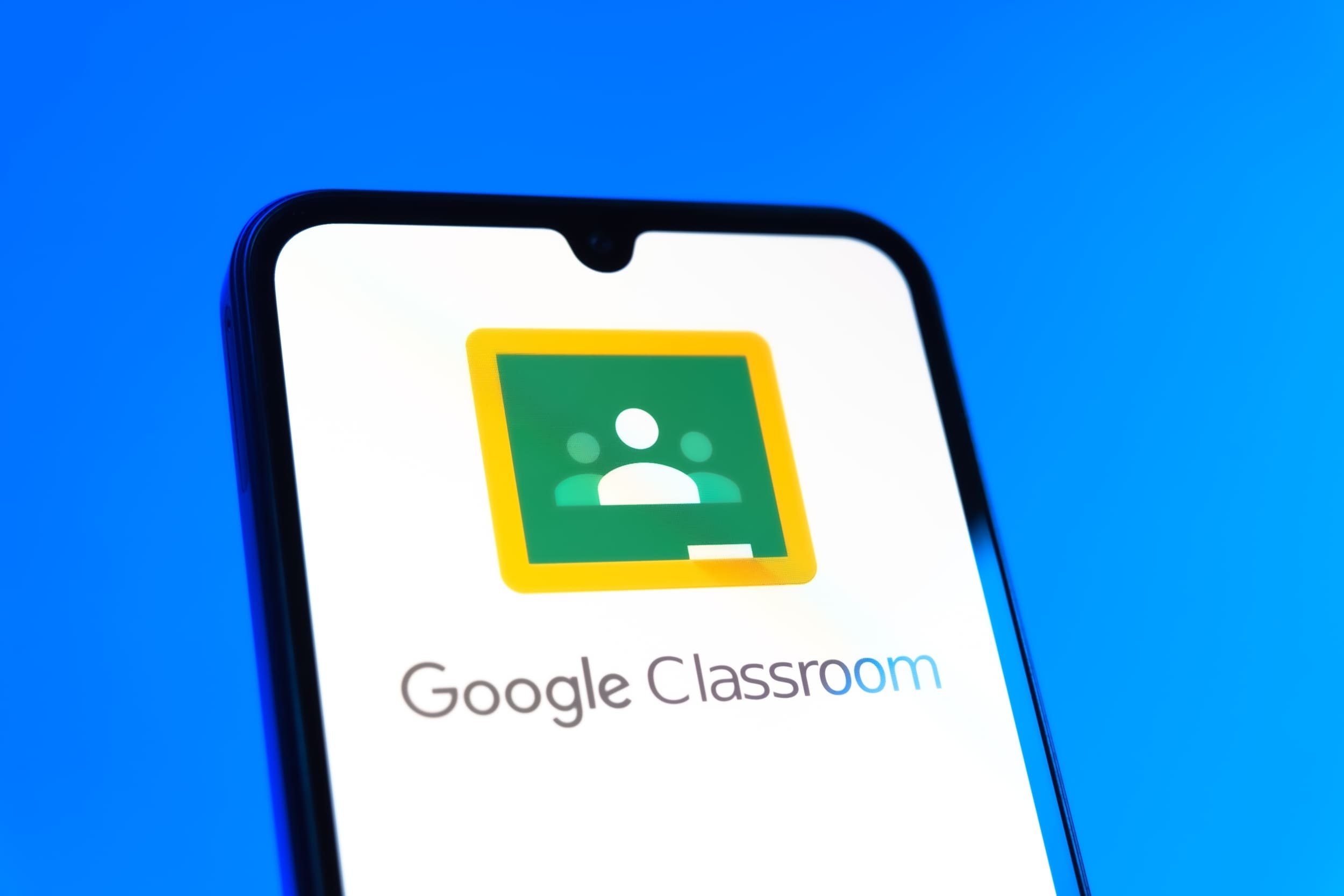 Alerte cybersécurité sur Google Classroom après l'envoi de 115 000 emails frauduleux en une semaine © JarTee / Shutterstock.com