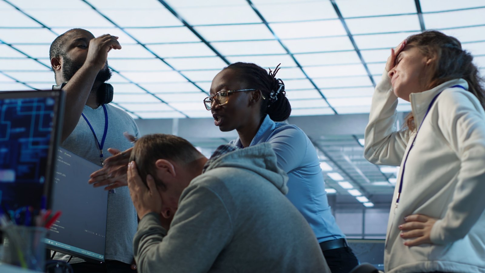 Un seul clic sur un lien malveillant qui paraît sûr peut entraîner votre responsabilité de dirigeant - ©DC Studio / Shutterstock