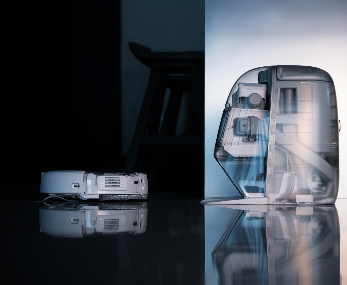 Un aspirateur robot qui ne passe clairement pas inaperçu, avant et après le nettoyage ©DJI