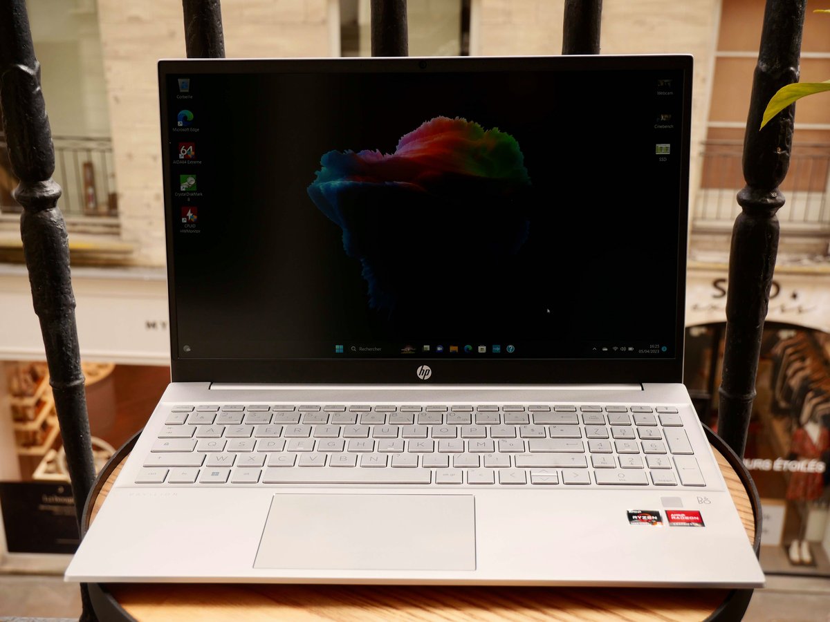 HP Pavilion 15 (eh1014nf)-4