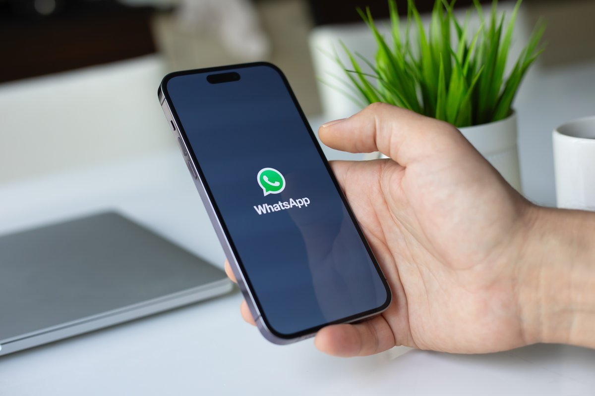  WhatsApp teste une nouvelle fonctionnalité pour le transfert de données entre appareils © DenPhotos / Shutterstock