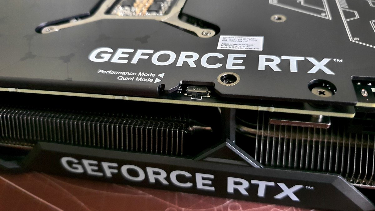 ASUS TUF Gaming GeForce RTX 4070 Ti SUPER_31