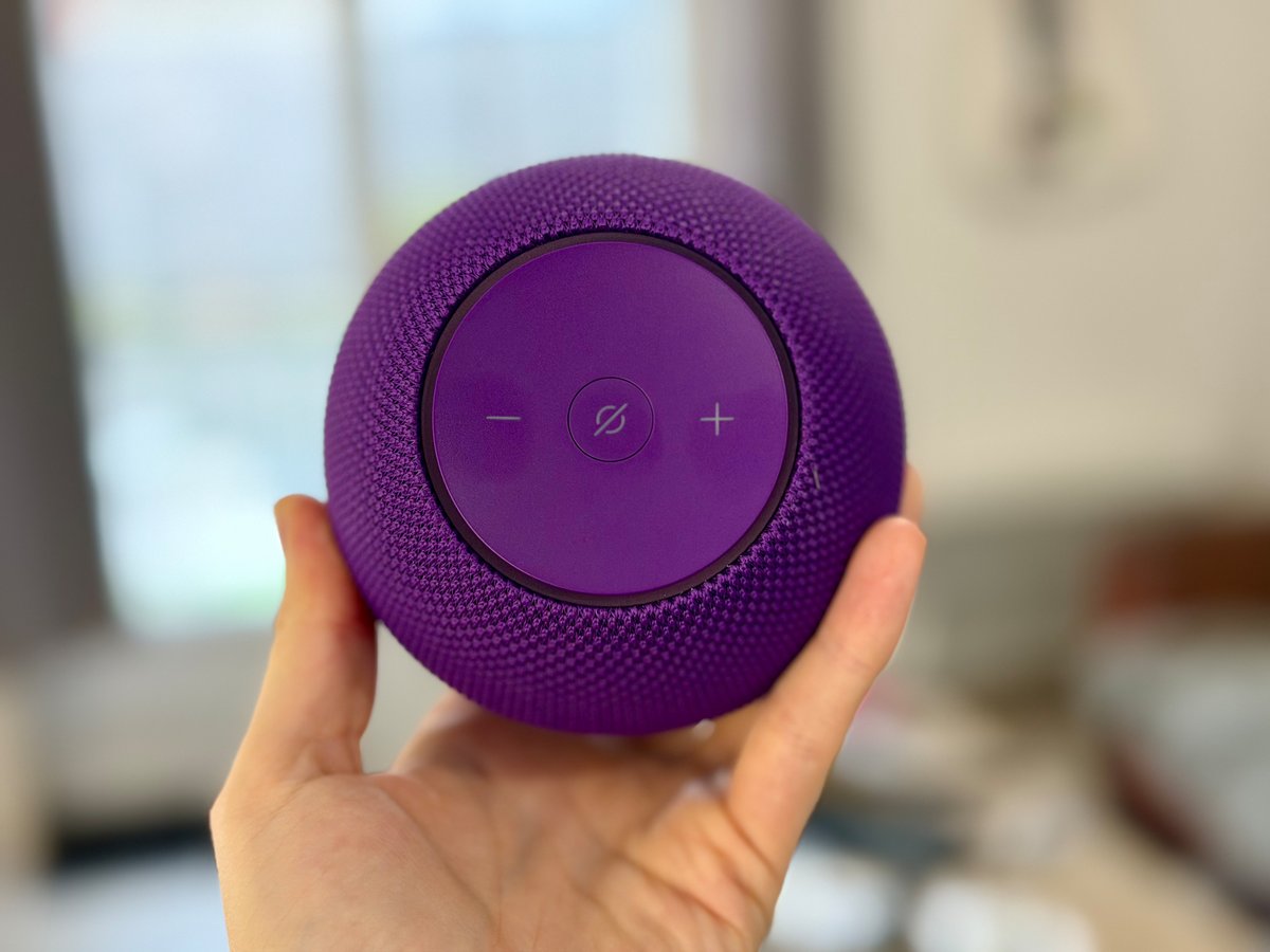 Les boutons sont à l'avant, comme l'anneau de notification ©Mathieu Grumiaux pour Clubic