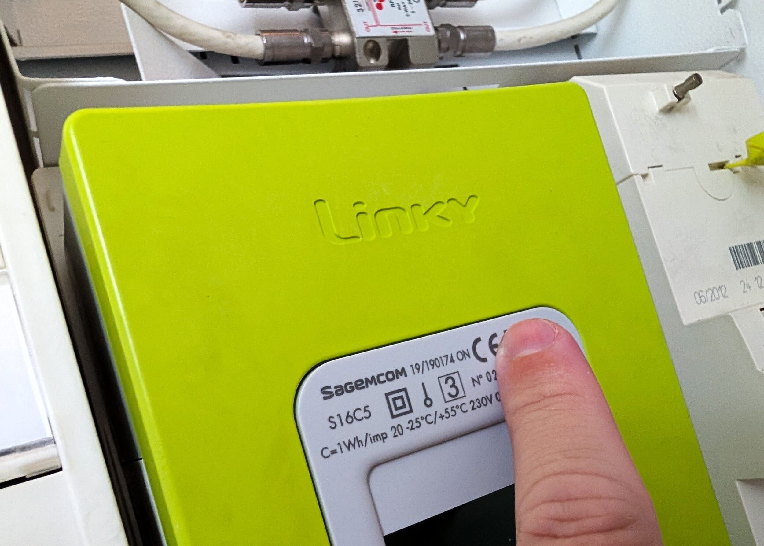 Un technicien modifiait les compteurs Linky contre rémunération. Enedis a obtenu gain de cause. © Alexandre Boero / Clubic