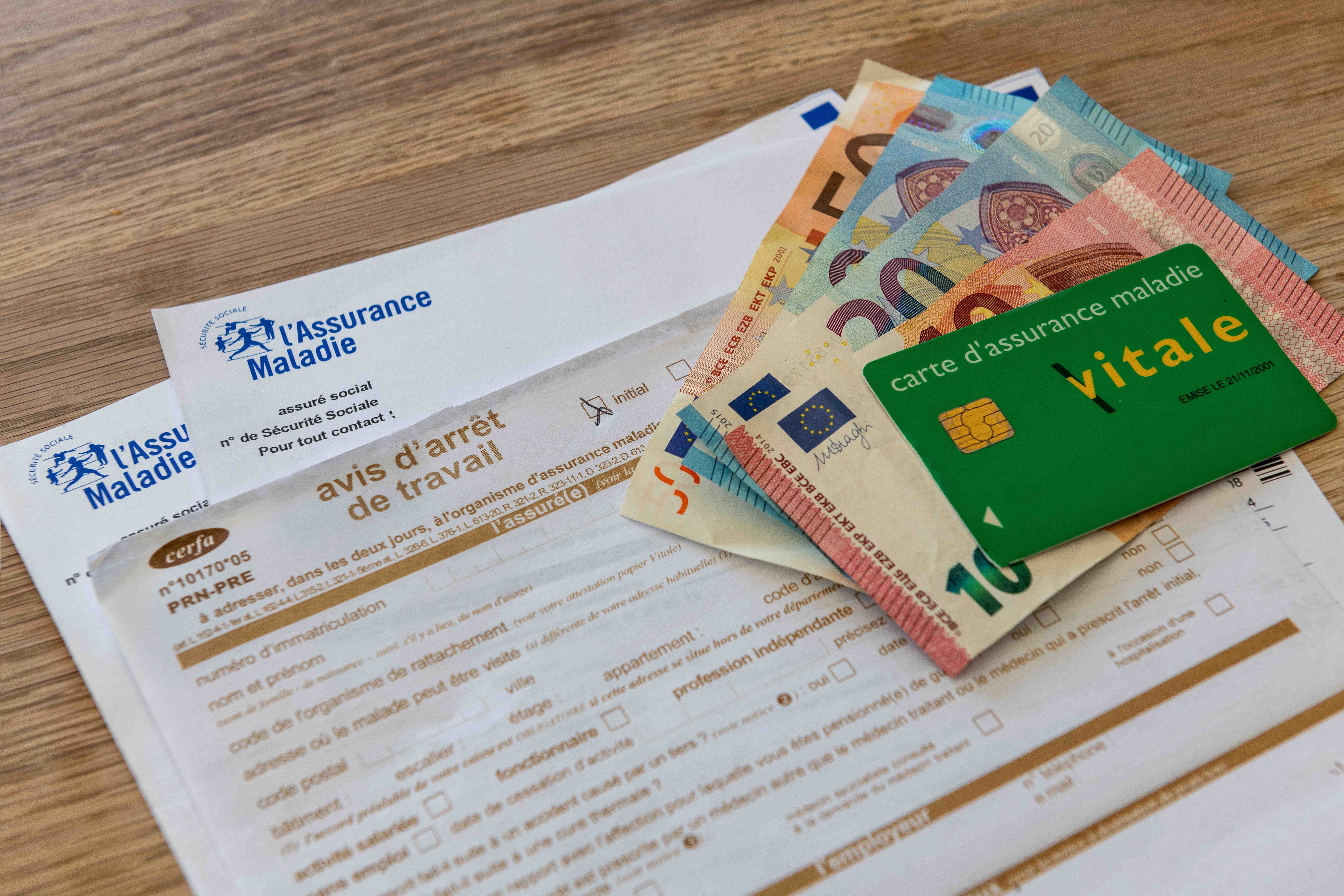 La carte vitale dématérialisée devrait simplifier les démarches administratives © Pixavril / Shutterstock