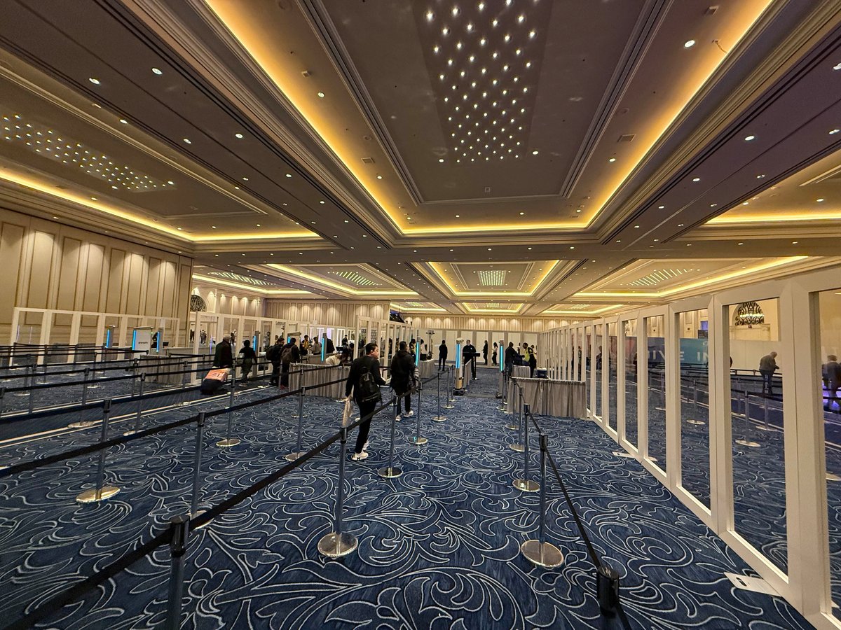 Non, vous n'êtes pas dans un aéroport, mais à l'entrée d'un convention center de Las Vegas. ©Colin Golberg