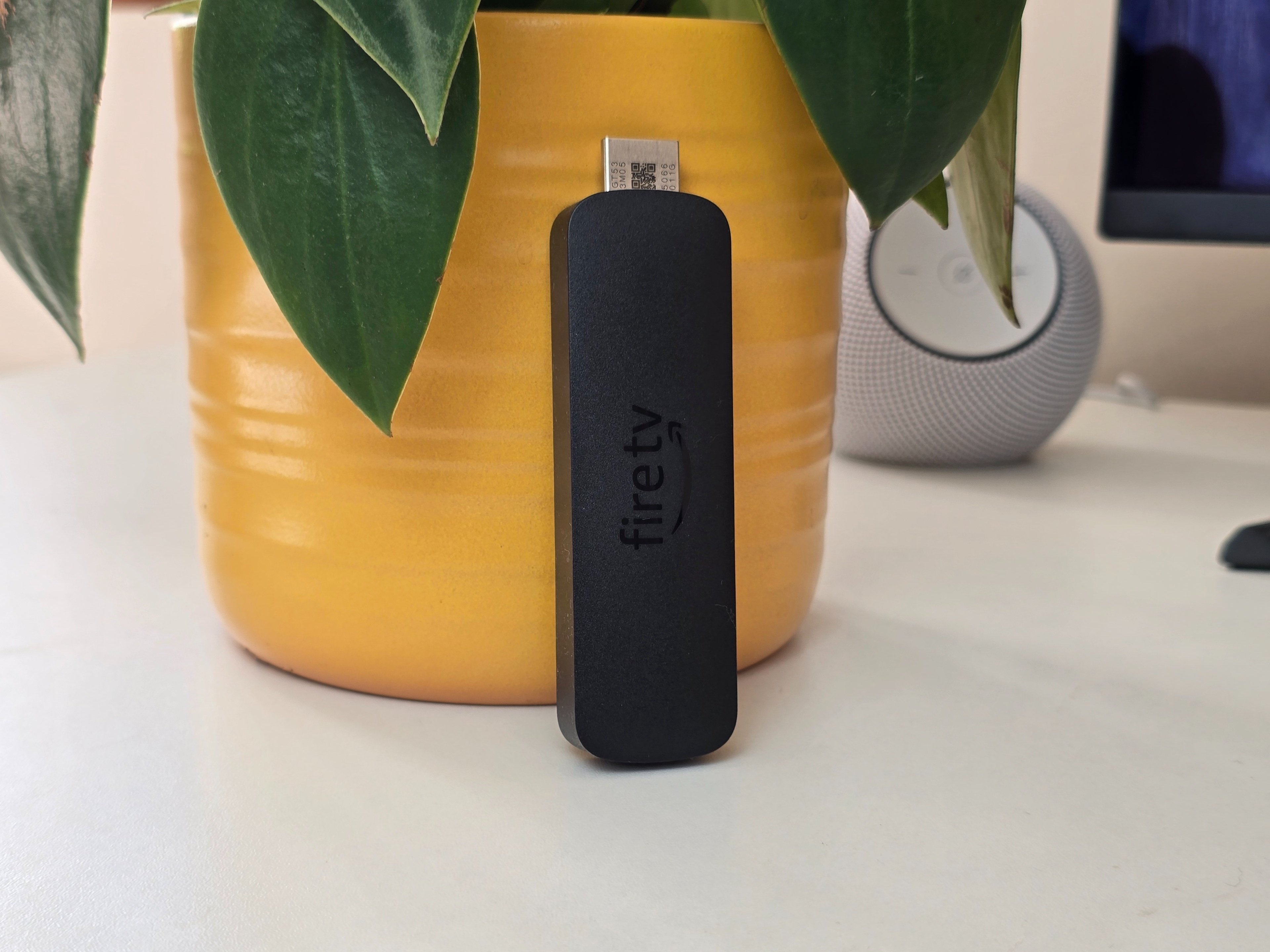 Le Fire TV Stick 4K, un modèle récent qui tourne sous Fire OS 8. © Matthieu Legouge