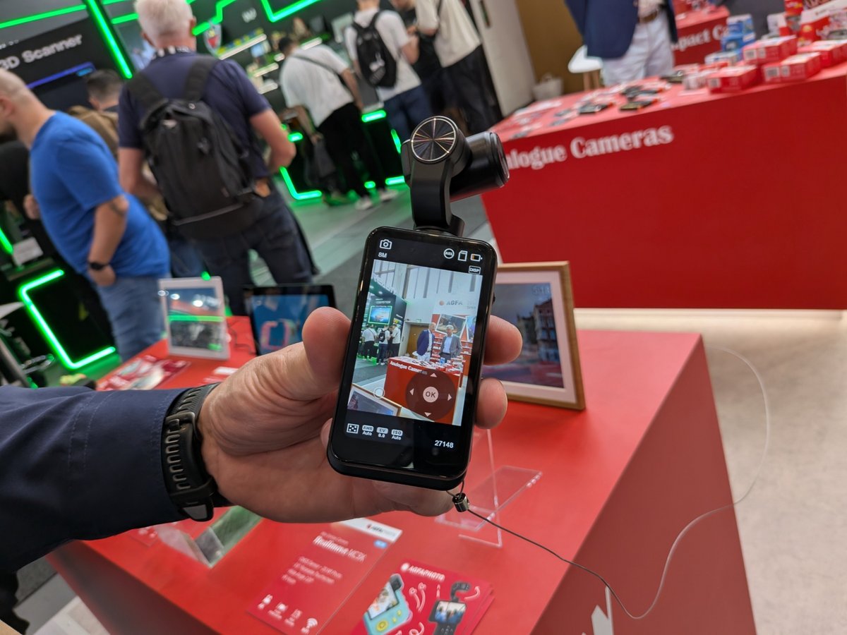 Le grand écran de la caméra gimbal Realimove MC3X. ©Nicolas Guyot pour Clubic