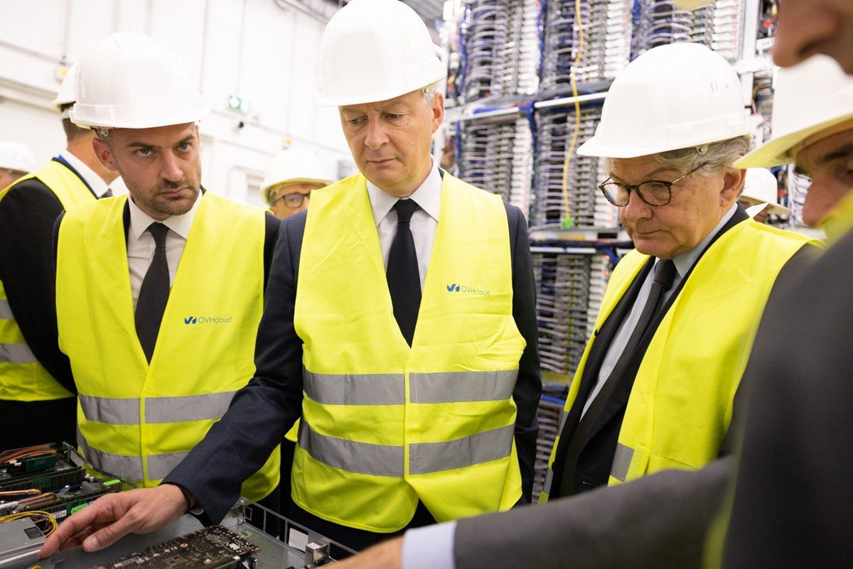 Bruno Le Maire (au centre), entouré de Jean-Noël Barrot (à gauche sur la photo) et de Thierry Breton (à droite), ont mouillé la chemise lundi ! (© Twitter BrunoLeMaire) 