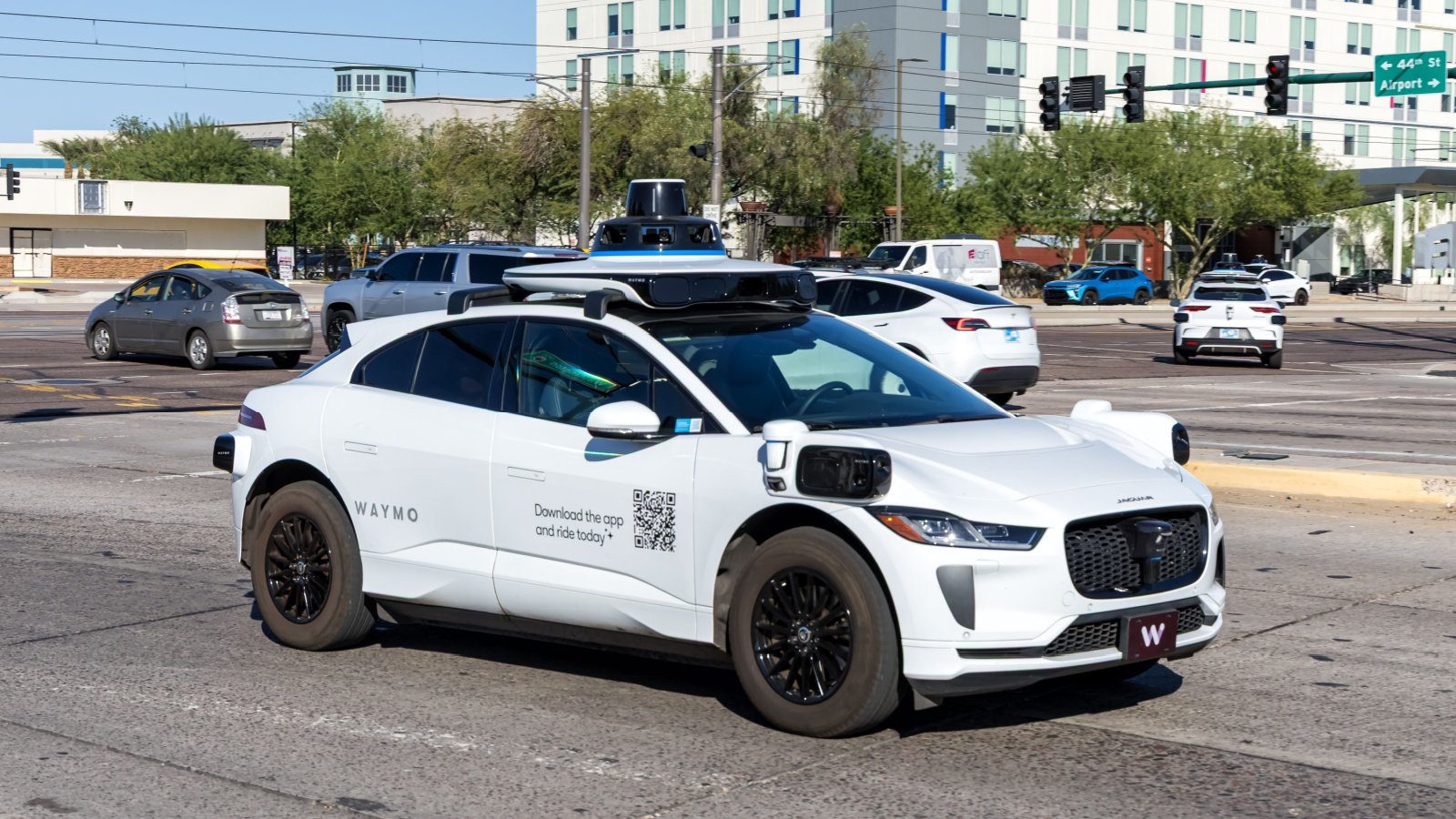 Les robotaxis Waymo sont bien plus nombreux © Markus Mainka / Shutterstock