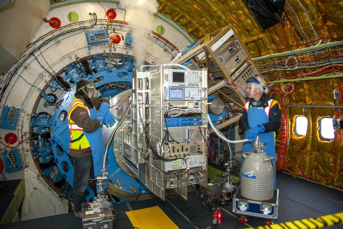 Refroidissement à l'azote pour l'un des instruments de SOFIA. L'intérieur de l'appareil révèle (un peu) à quel point la machine est un chef d'œuvre d'ingénierie. © NASA