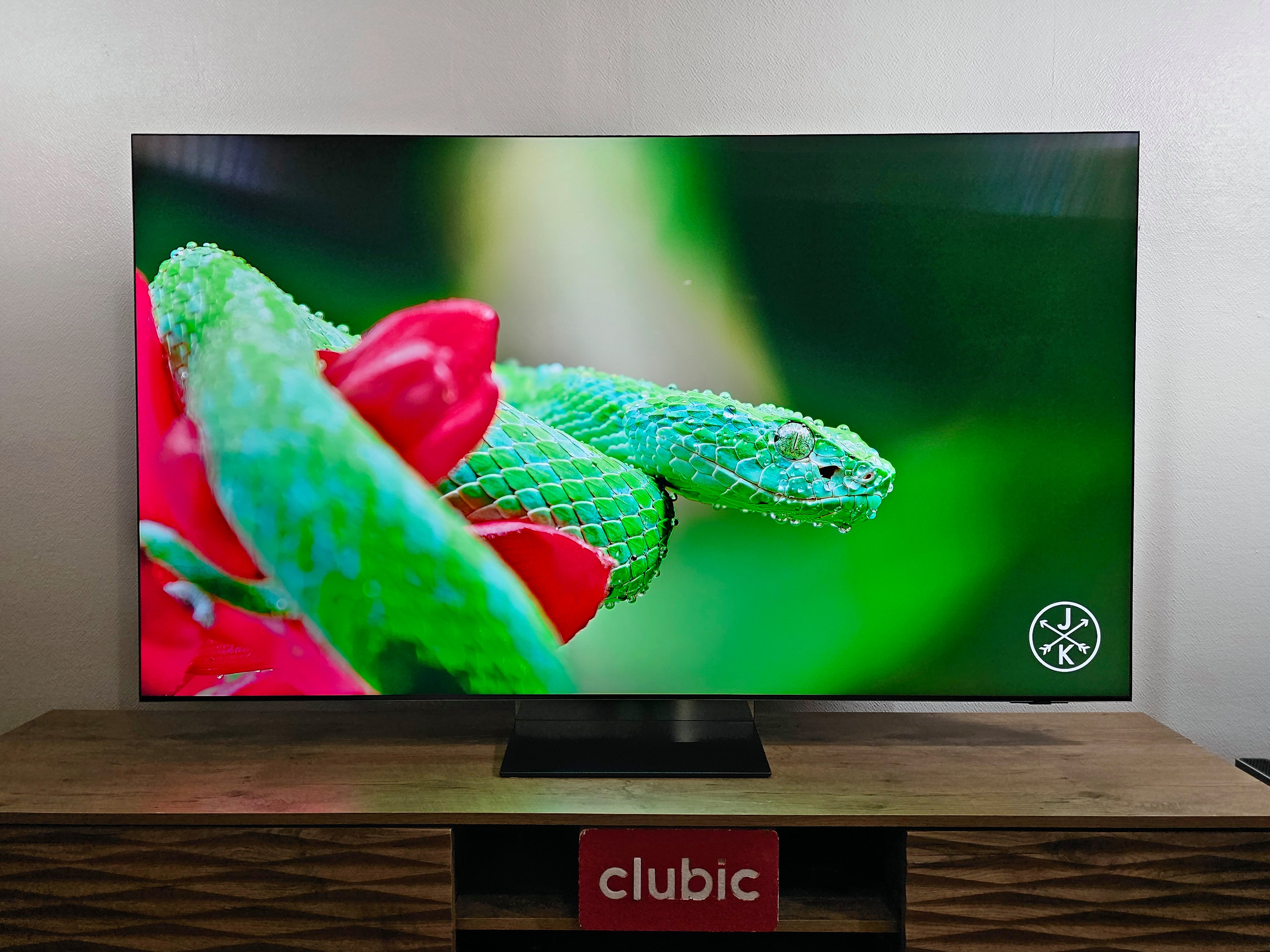 Le processeur NQ8 AI Gen3 fait des merveilles sur le QN900D © Matthieu Legouge pour Clubic