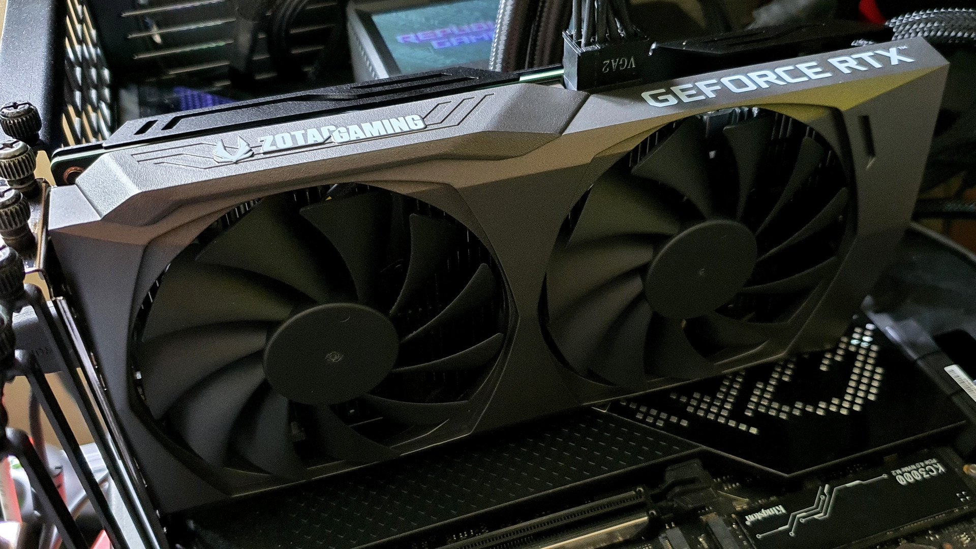 Zotac Gaming GeForce RTX 4060 8GB OC, pour illustration © Nerces pour Clubic