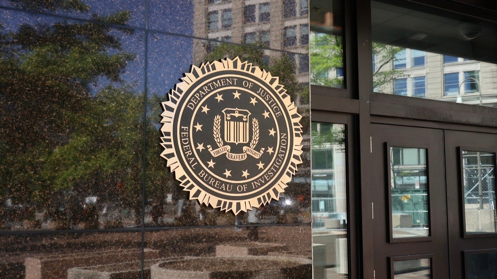 Faux profils de « tradwives » : le FBI alerte les agents de l'ICE - ©ViDI Studio / Shutterstock