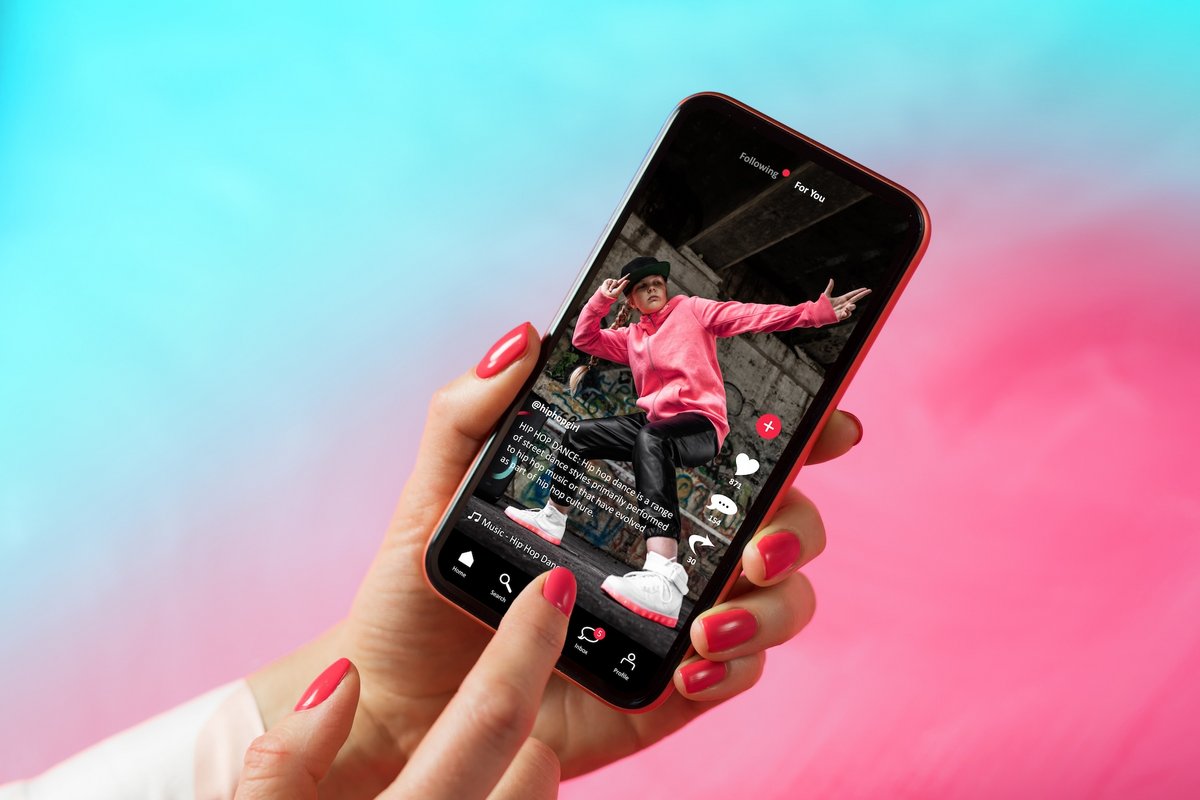 L'application TikTok évolue pour devenir une messagerie © Kaspars Grinvalds / Shutterstock