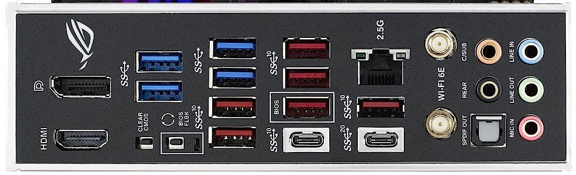 Un I/O shield fort bien équipé © Nerces pour Clubic