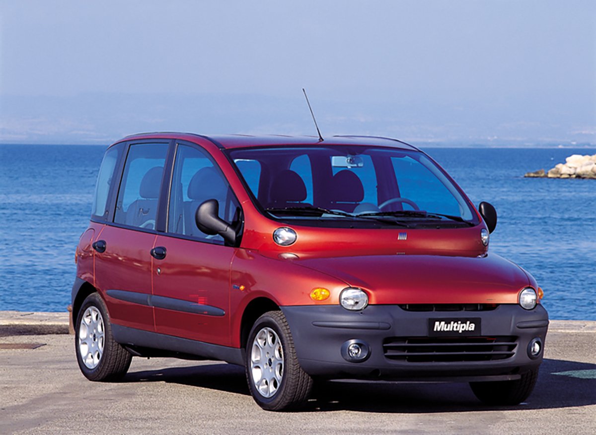 Manifestement la Fiat Multipla a servi de model à l'Amber Avtotor. Qui l'eût cru ? ©Fiat