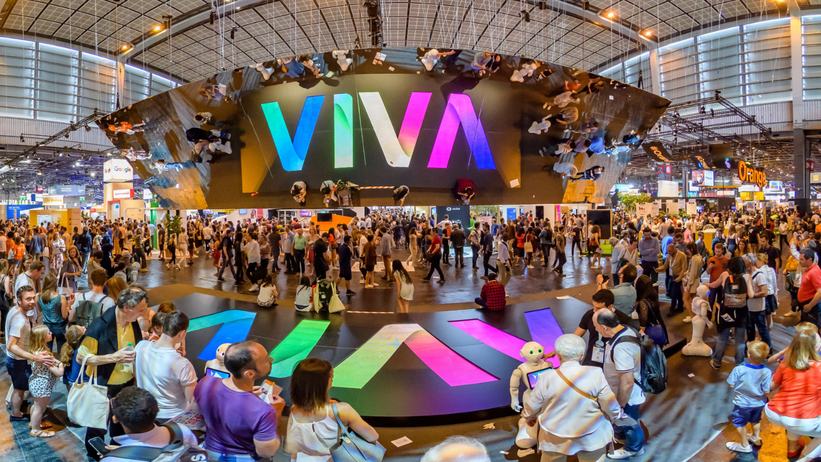 L'édition 2021 de VivaTech, qui aura lieu du 16 au 19 juin à Paris, sera l'une des premières occasions pour ses visiteurs et exposants de se familiariser avec le pass sanitaire (© Viva Technology)