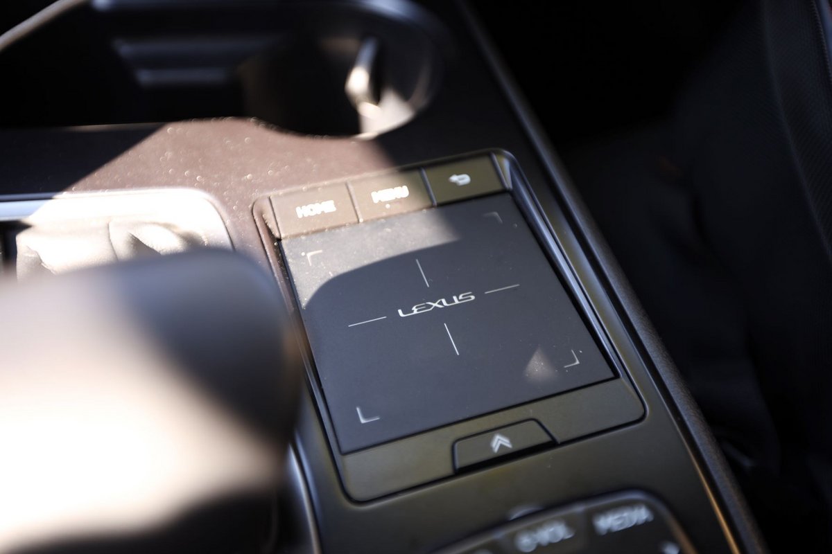 CarPlay peut être contrôlé via un pavé tactile