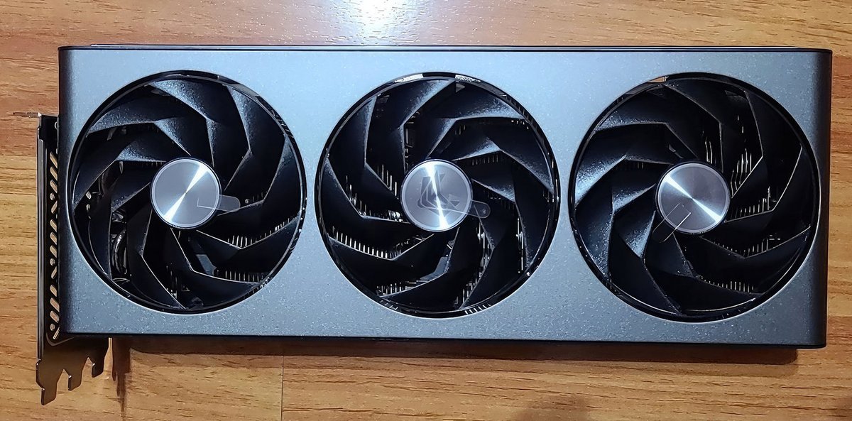 Sapphire Radeon RX 7900GRE