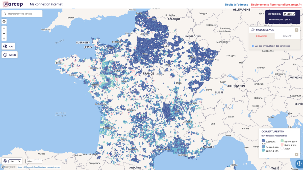 Couverture FTTH actuelle : en bleu foncé, couverture à plus de 80 % ; en blanc... zones blanches — © Arcep