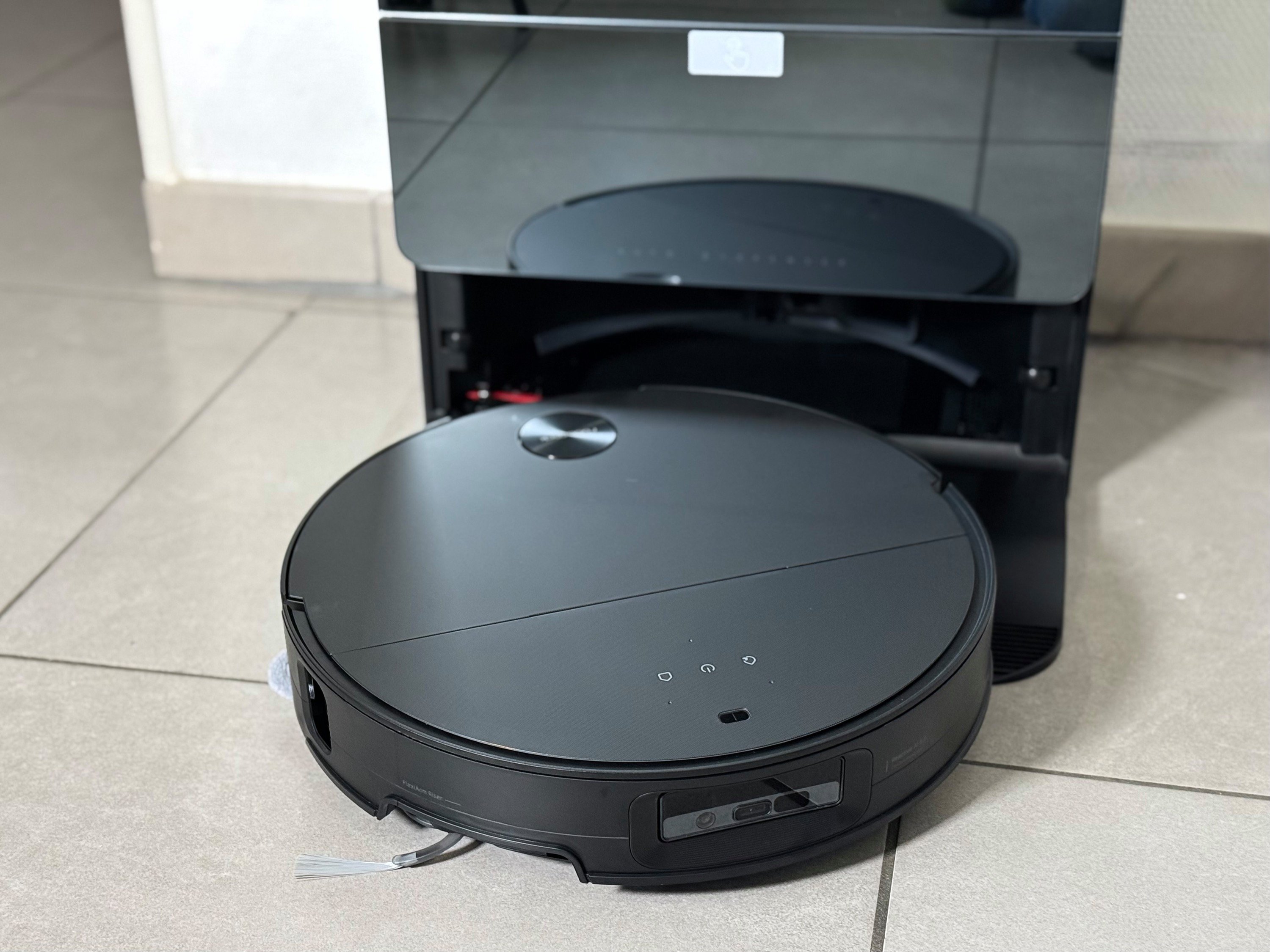 Le Roborock Saros 10. © Mathieu Grumiaux pour Clubic