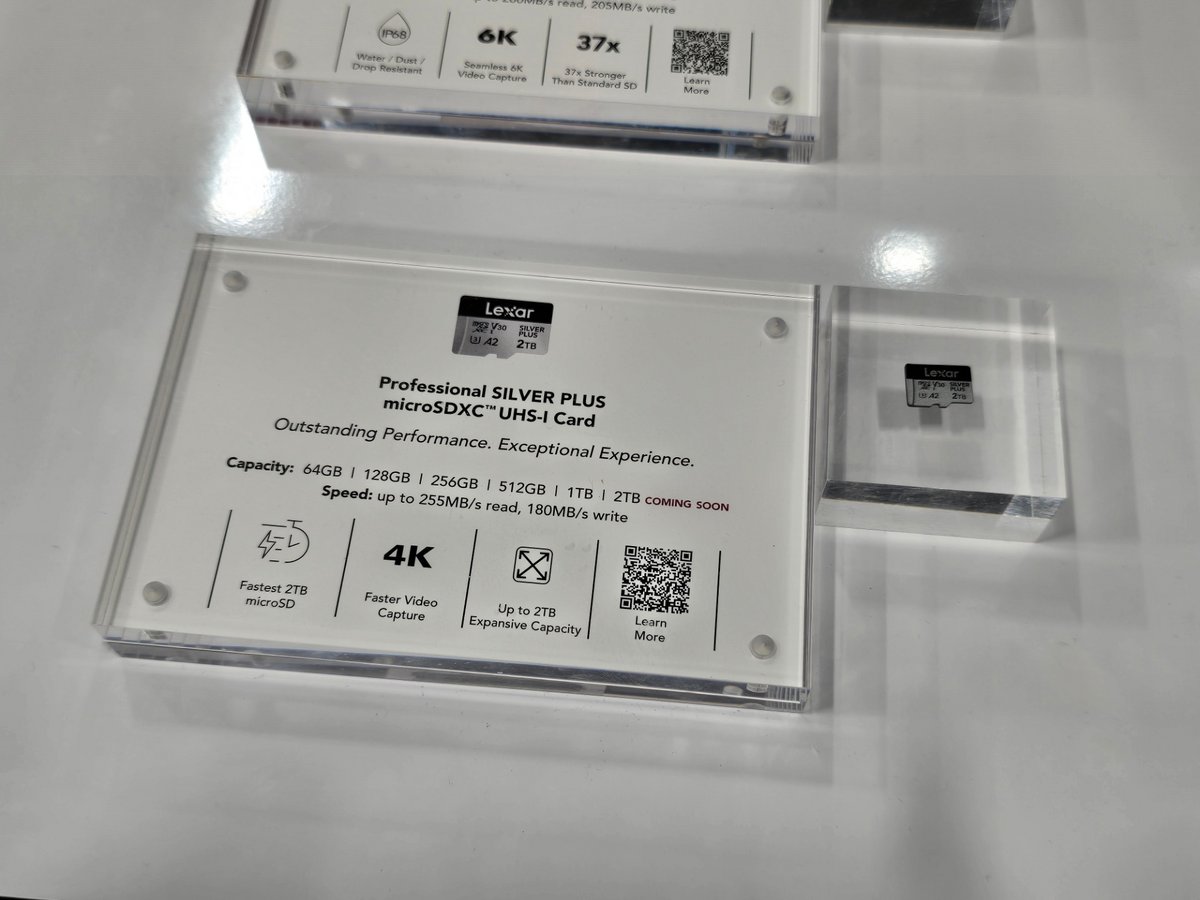 La carte mémoire Lexar Professional Silver Plus microSDXC 2 To. ©Matthieu Legouge pour Clubic